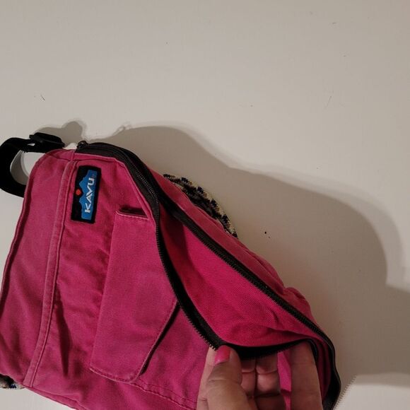 KAVU EXPANDABLE CROSSBODY TRAVEL BAG MAGNETIC ZIP VELCRO POCKETS PINK BLUE - Picture 4 of 9